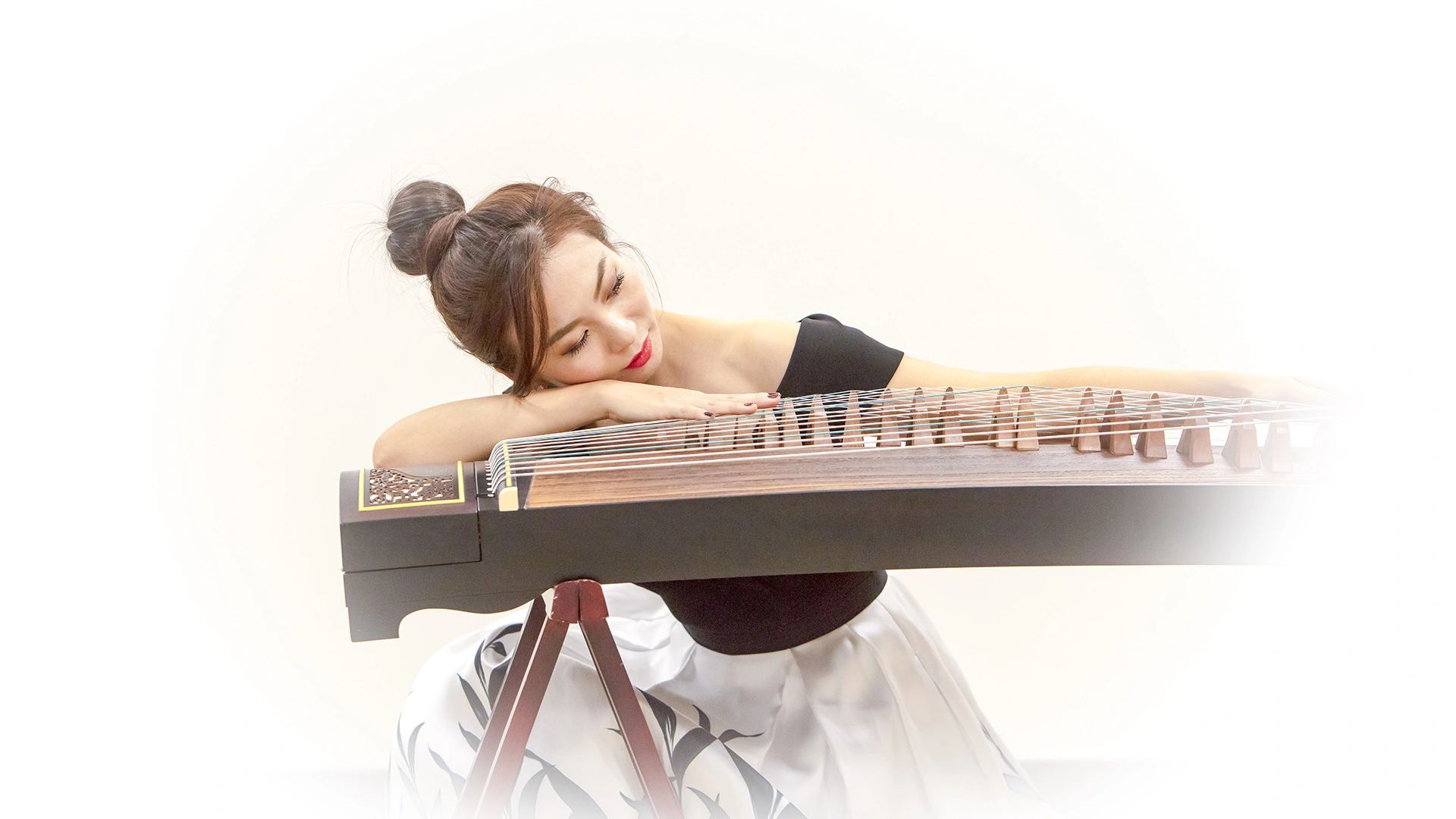 Learn Guzheng Music Representative Wei Sun Guzheng